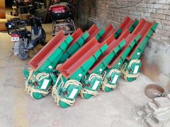 現(xiàn)貨供應(yīng)各種型號(hào)電磁振動(dòng)給料機(jī)、GZ電磁給料機(jī)、礦用電磁振動(dòng)給